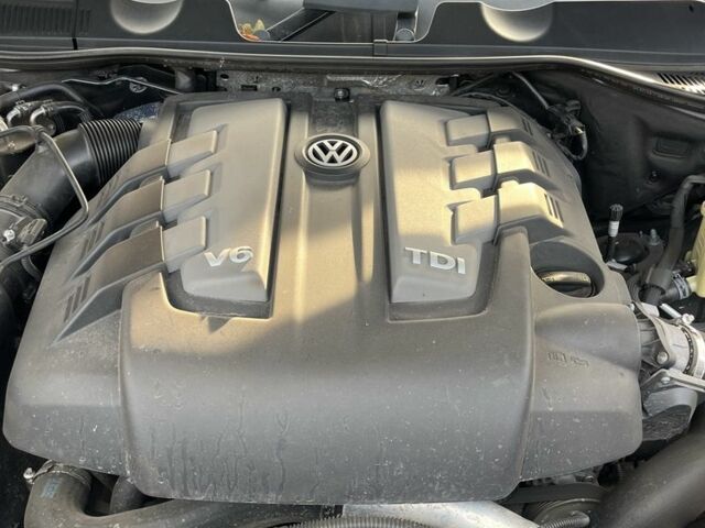 Черный Фольксваген Туарег, объемом двигателя 3 л и пробегом 258 тыс. км за 19000 $, фото 8 на Automoto.ua