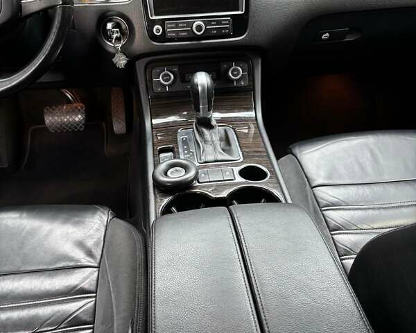 Чорний Фольксваген Туарег, об'ємом двигуна 2.97 л та пробігом 220 тис. км за 24500 $, фото 44 на Automoto.ua