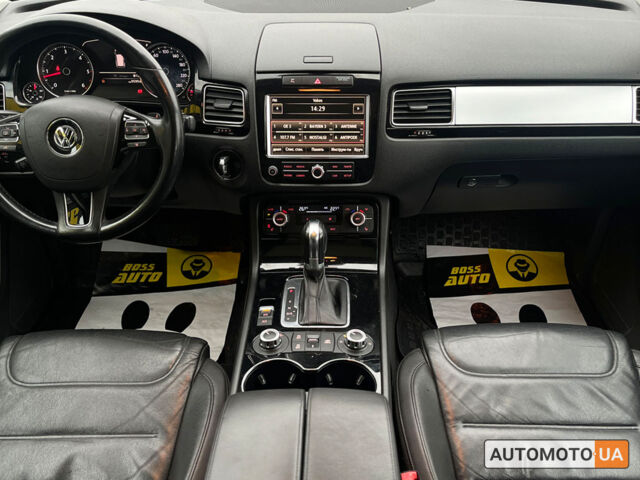 Чорний Фольксваген Туарег, об'ємом двигуна 3 л та пробігом 272 тис. км за 22990 $, фото 24 на Automoto.ua