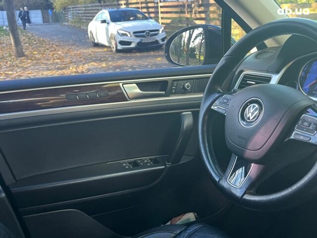 Черный Фольксваген Туарег, объемом двигателя 3 л и пробегом 374 тыс. км за 19990 $, фото 22 на Automoto.ua
