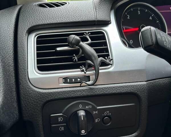 Чорний Фольксваген Туарег, об'ємом двигуна 2.97 л та пробігом 220 тис. км за 24500 $, фото 31 на Automoto.ua