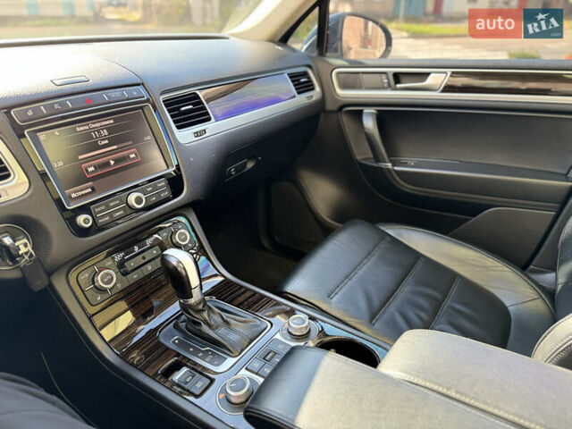 Черный Фольксваген Туарег, объемом двигателя 2.97 л и пробегом 216 тыс. км за 27400 $, фото 19 на Automoto.ua