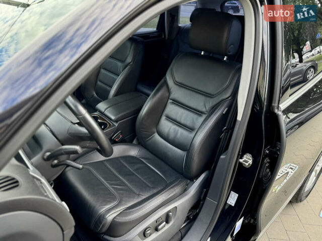 Черный Фольксваген Туарег, объемом двигателя 2.97 л и пробегом 150 тыс. км за 28500 $, фото 24 на Automoto.ua