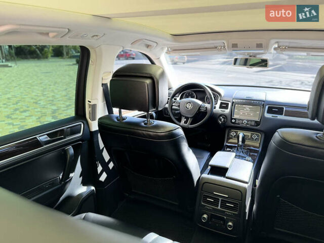 Черный Фольксваген Туарег, объемом двигателя 2.97 л и пробегом 216 тыс. км за 27400 $, фото 14 на Automoto.ua