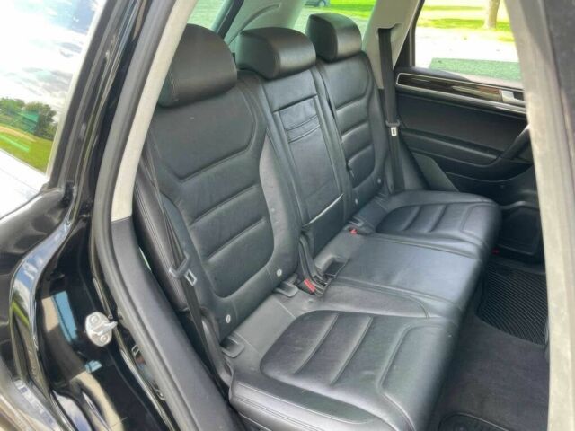 Чорний Фольксваген Туарег, об'ємом двигуна 3 л та пробігом 87 тис. км за 7900 $, фото 10 на Automoto.ua