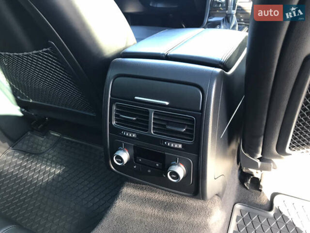 Черный Фольксваген Туарег, объемом двигателя 3 л и пробегом 208 тыс. км за 30500 $, фото 31 на Automoto.ua