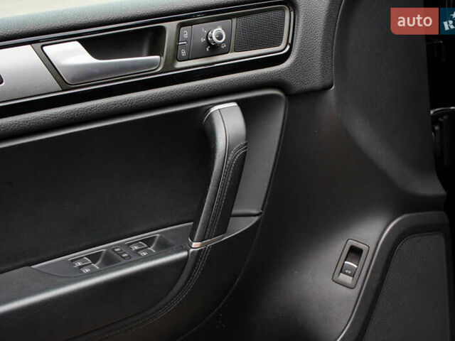 Черный Фольксваген Туарег, объемом двигателя 3 л и пробегом 236 тыс. км за 24999 $, фото 11 на Automoto.ua