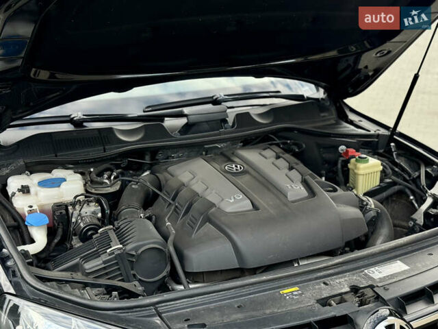 Черный Фольксваген Туарег, объемом двигателя 2.97 л и пробегом 150 тыс. км за 28500 $, фото 49 на Automoto.ua