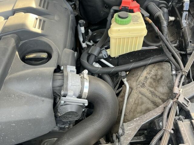 Черный Фольксваген Туарег, объемом двигателя 3 л и пробегом 258 тыс. км за 19000 $, фото 9 на Automoto.ua