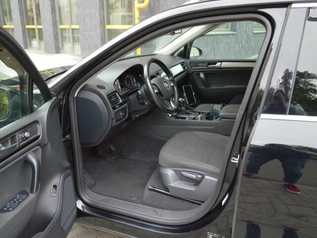 Черный Фольксваген Туарег, объемом двигателя 3 л и пробегом 256 тыс. км за 18900 $, фото 16 на Automoto.ua