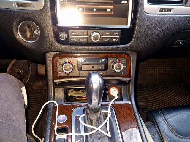 Черный Фольксваген Туарег, объемом двигателя 3 л и пробегом 227 тыс. км за 21000 $, фото 7 на Automoto.ua