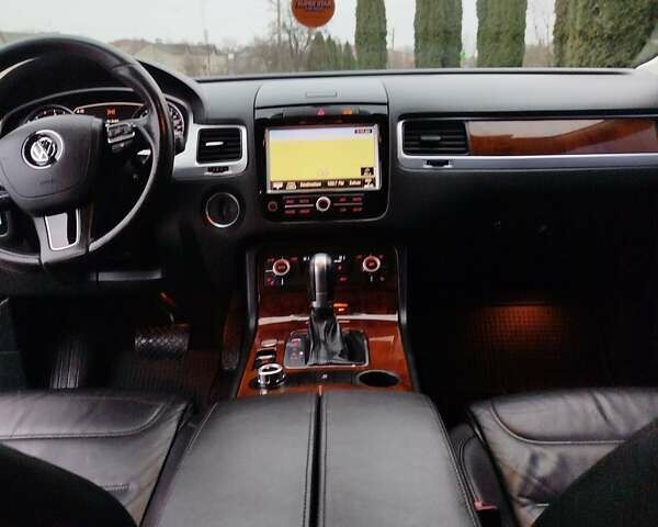 Черный Фольксваген Туарег, объемом двигателя 3 л и пробегом 252 тыс. км за 18600 $, фото 9 на Automoto.ua