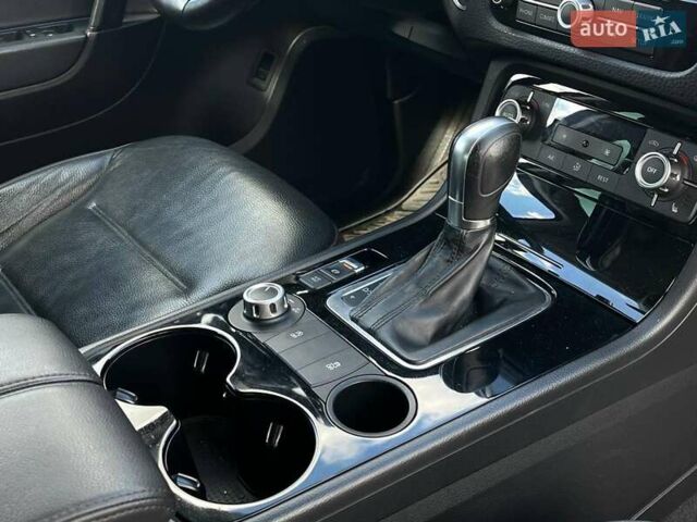 Чорний Фольксваген Туарег, об'ємом двигуна 3 л та пробігом 231 тис. км за 23680 $, фото 14 на Automoto.ua