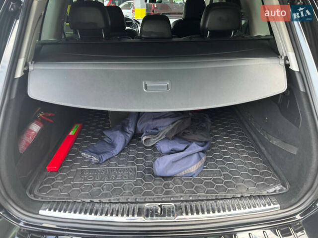 Черный Фольксваген Туарег, объемом двигателя 2.97 л и пробегом 221 тыс. км за 20750 $, фото 14 на Automoto.ua