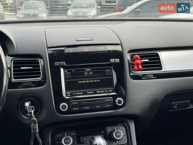 Черный Фольксваген Туарег, объемом двигателя 2.97 л и пробегом 249 тыс. км за 22500 $, фото 25 на Automoto.ua