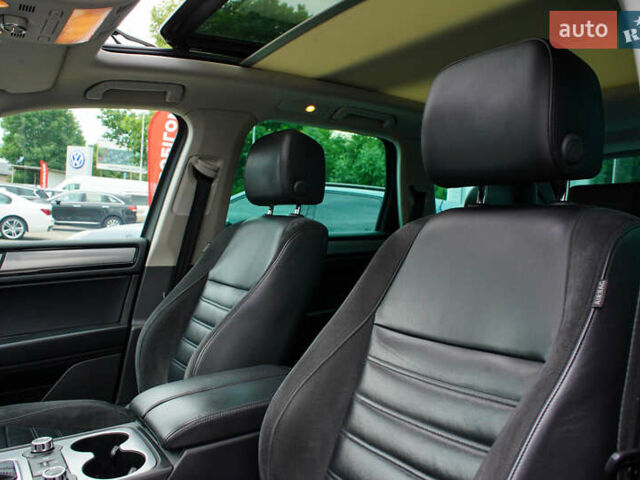 Черный Фольксваген Туарег, объемом двигателя 3 л и пробегом 236 тыс. км за 24999 $, фото 15 на Automoto.ua