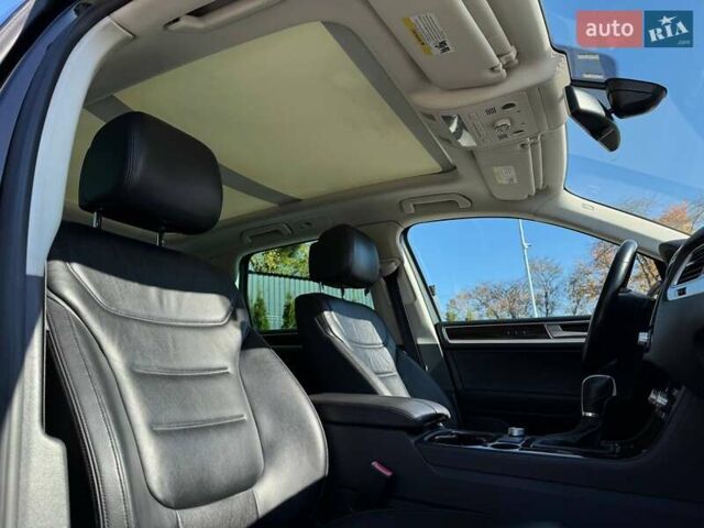 Черный Фольксваген Туарег, объемом двигателя 2.97 л и пробегом 199 тыс. км за 22000 $, фото 40 на Automoto.ua