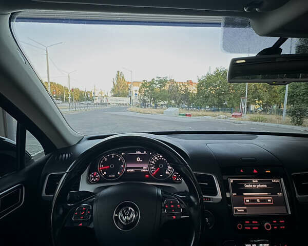 Чорний Фольксваген Туарег, об'ємом двигуна 2.97 л та пробігом 400 тис. км за 19300 $, фото 19 на Automoto.ua