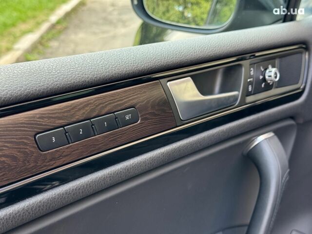 Черный Фольксваген Туарег, объемом двигателя 3 л и пробегом 200 тыс. км за 25790 $, фото 18 на Automoto.ua