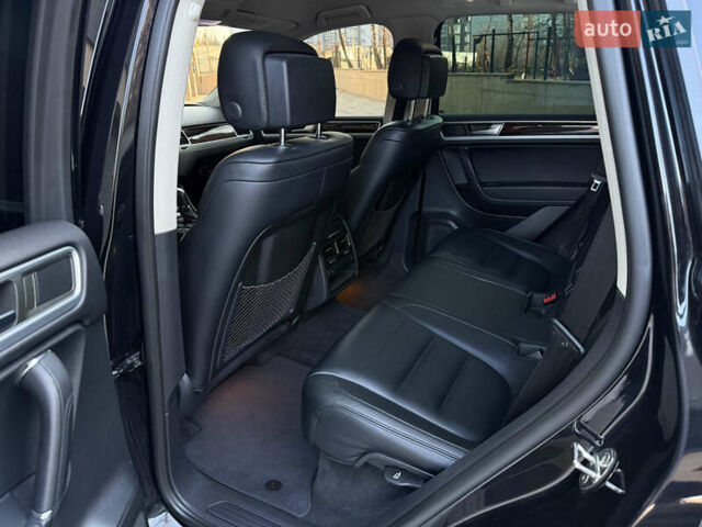 Чорний Фольксваген Туарег, об'ємом двигуна 2.97 л та пробігом 225 тис. км за 27500 $, фото 33 на Automoto.ua