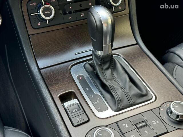 Черный Фольксваген Туарег, объемом двигателя 3 л и пробегом 200 тыс. км за 25790 $, фото 36 на Automoto.ua