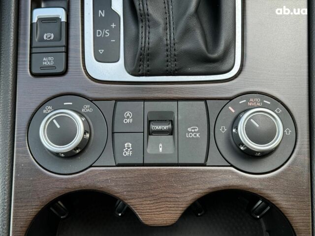 Черный Фольксваген Туарег, объемом двигателя 3 л и пробегом 200 тыс. км за 25790 $, фото 35 на Automoto.ua