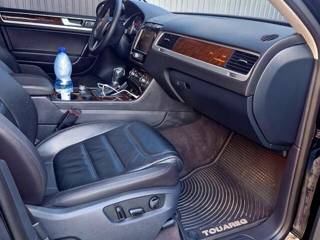 Черный Фольксваген Туарег, объемом двигателя 3 л и пробегом 227 тыс. км за 21000 $, фото 8 на Automoto.ua