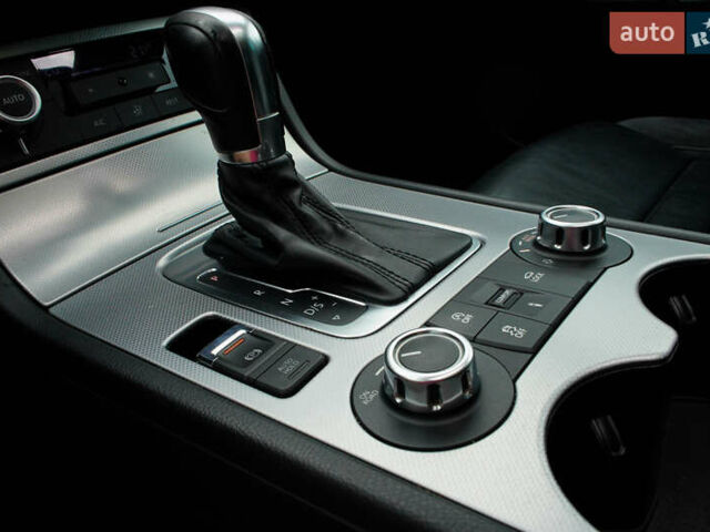 Черный Фольксваген Туарег, объемом двигателя 3 л и пробегом 236 тыс. км за 24999 $, фото 26 на Automoto.ua