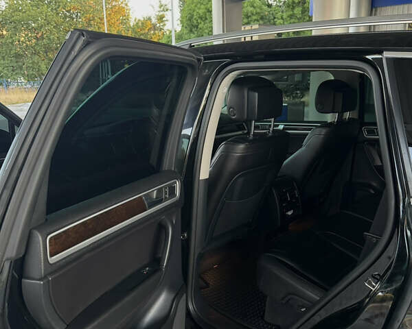 Чорний Фольксваген Туарег, об'ємом двигуна 2.97 л та пробігом 400 тис. км за 19300 $, фото 13 на Automoto.ua