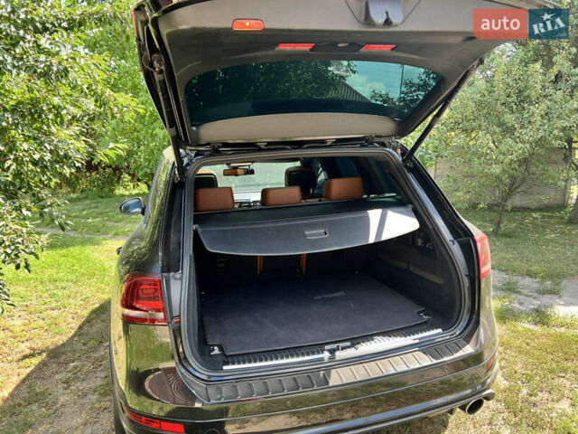 Черный Фольксваген Туарег, объемом двигателя 2.97 л и пробегом 183 тыс. км за 26500 $, фото 12 на Automoto.ua