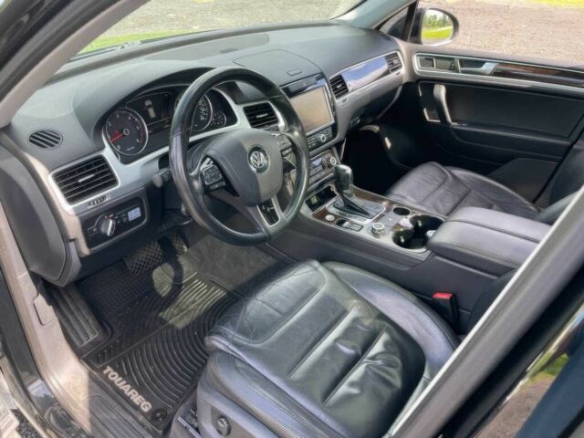 Черный Фольксваген Туарег, объемом двигателя 3 л и пробегом 87 тыс. км за 9000 $, фото 7 на Automoto.ua