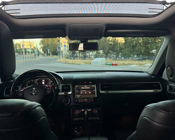 Чорний Фольксваген Туарег, об'ємом двигуна 2.97 л та пробігом 400 тис. км за 19300 $, фото 17 на Automoto.ua