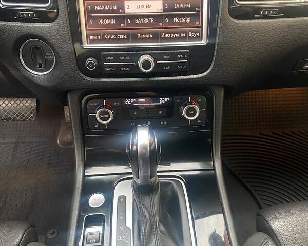 Чорний Фольксваген Туарег, об'ємом двигуна 2.97 л та пробігом 381 тис. км за 19600 $, фото 11 на Automoto.ua