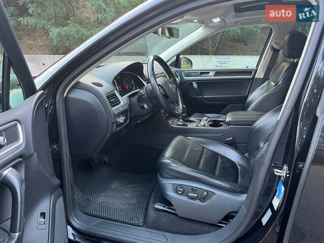 Черный Фольксваген Туарег, объемом двигателя 2.97 л и пробегом 242 тыс. км за 25900 $, фото 22 на Automoto.ua