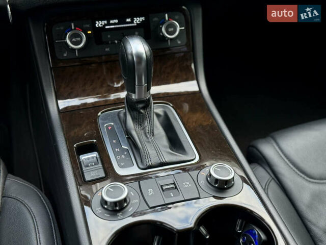 Черный Фольксваген Туарег, объемом двигателя 2.97 л и пробегом 150 тыс. км за 28500 $, фото 36 на Automoto.ua