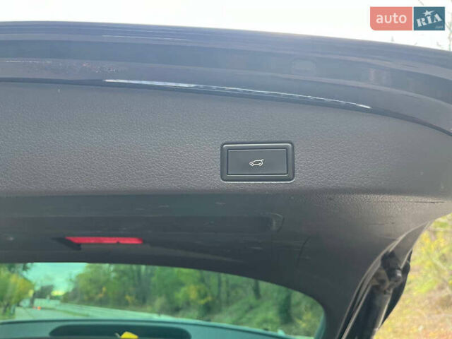 Черный Фольксваген Туарег, объемом двигателя 2.97 л и пробегом 242 тыс. км за 25900 $, фото 13 на Automoto.ua