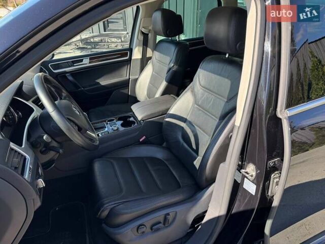 Черный Фольксваген Туарег, объемом двигателя 2.97 л и пробегом 199 тыс. км за 22000 $, фото 25 на Automoto.ua