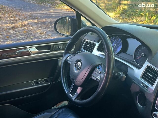 Черный Фольксваген Туарег, объемом двигателя 3 л и пробегом 374 тыс. км за 19990 $, фото 20 на Automoto.ua