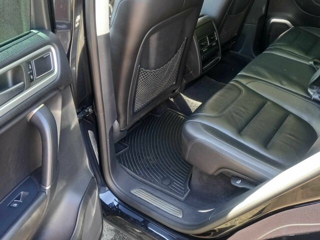 Черный Фольксваген Туарег, объемом двигателя 3 л и пробегом 219 тыс. км за 25550 $, фото 5 на Automoto.ua