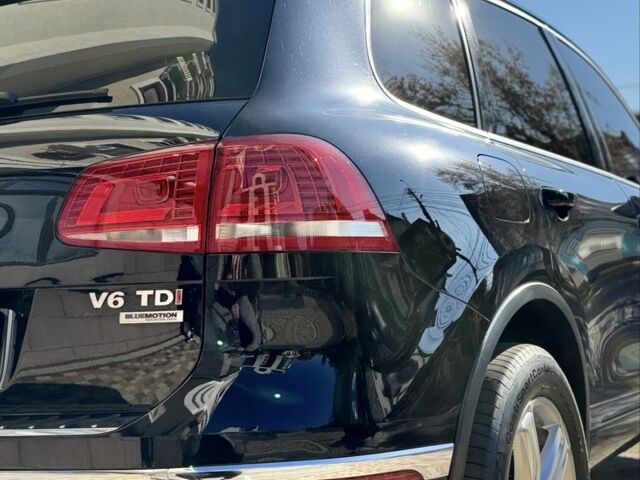 Черный Фольксваген Туарег, объемом двигателя 3 л и пробегом 216 тыс. км за 27400 $, фото 8 на Automoto.ua