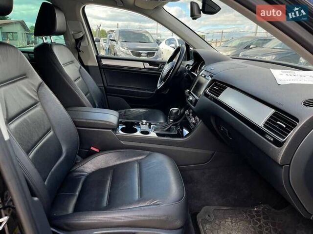 Чорний Фольксваген Туарег, об'ємом двигуна 3 л та пробігом 231 тис. км за 23680 $, фото 18 на Automoto.ua