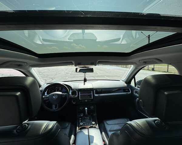 Черный Фольксваген Туарег, объемом двигателя 2.97 л и пробегом 257 тыс. км за 24000 $, фото 12 на Automoto.ua