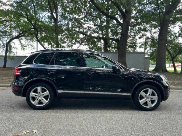 Черный Фольксваген Туарег, объемом двигателя 3.6 л и пробегом 84 тыс. км за 13600 $, фото 6 на Automoto.ua