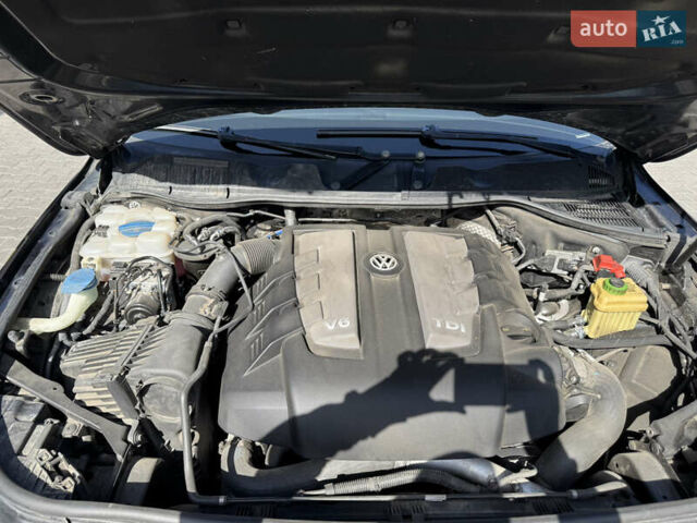 Чорний Фольксваген Туарег, об'ємом двигуна 2.97 л та пробігом 188 тис. км за 19500 $, фото 29 на Automoto.ua