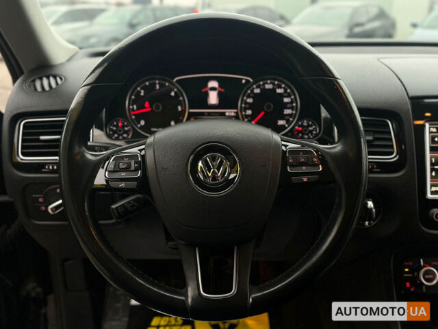 Чорний Фольксваген Туарег, об'ємом двигуна 3 л та пробігом 272 тис. км за 22990 $, фото 14 на Automoto.ua