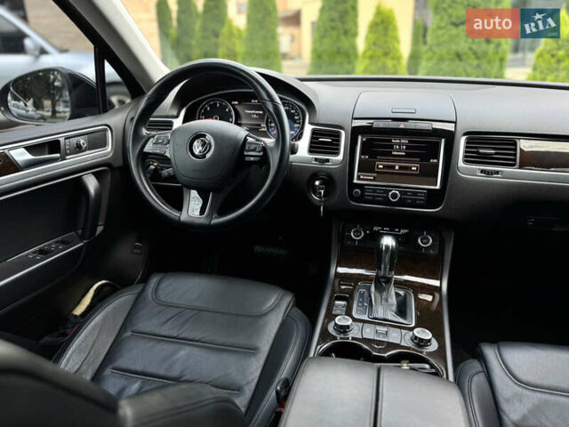 Черный Фольксваген Туарег, объемом двигателя 2.97 л и пробегом 150 тыс. км за 28500 $, фото 29 на Automoto.ua