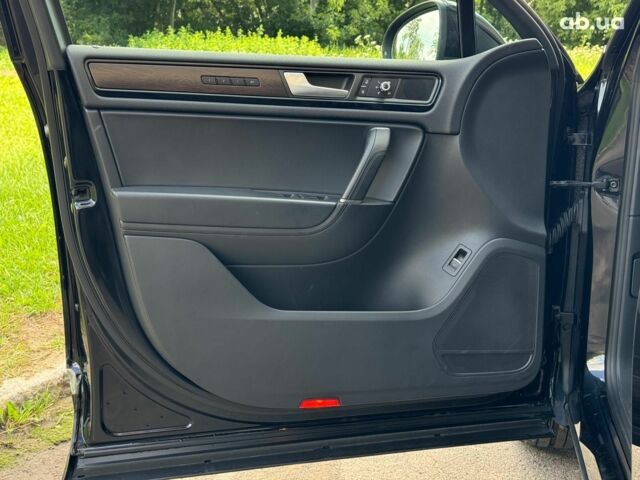 Черный Фольксваген Туарег, объемом двигателя 3 л и пробегом 200 тыс. км за 25790 $, фото 16 на Automoto.ua