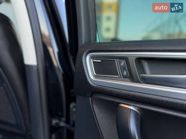 Черный Фольксваген Туарег, объемом двигателя 3 л и пробегом 130 тыс. км за 25500 $, фото 27 на Automoto.ua