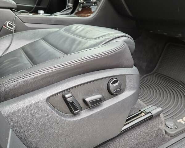 Черный Фольксваген Туарег, объемом двигателя 3 л и пробегом 330 тыс. км за 19999 $, фото 4 на Automoto.ua