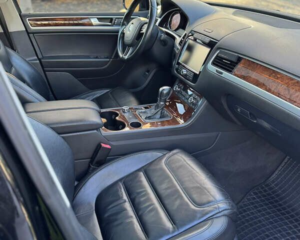 Чорний Фольксваген Туарег, об'ємом двигуна 2.97 л та пробігом 178 тис. км за 22000 $, фото 26 на Automoto.ua